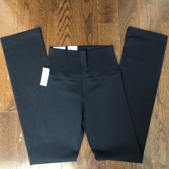 Aritzia Parklife black gym pants. - Picture 1 of 4